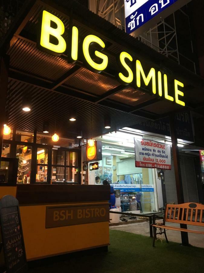 Hotel Big Smile Bangkok Exterior foto